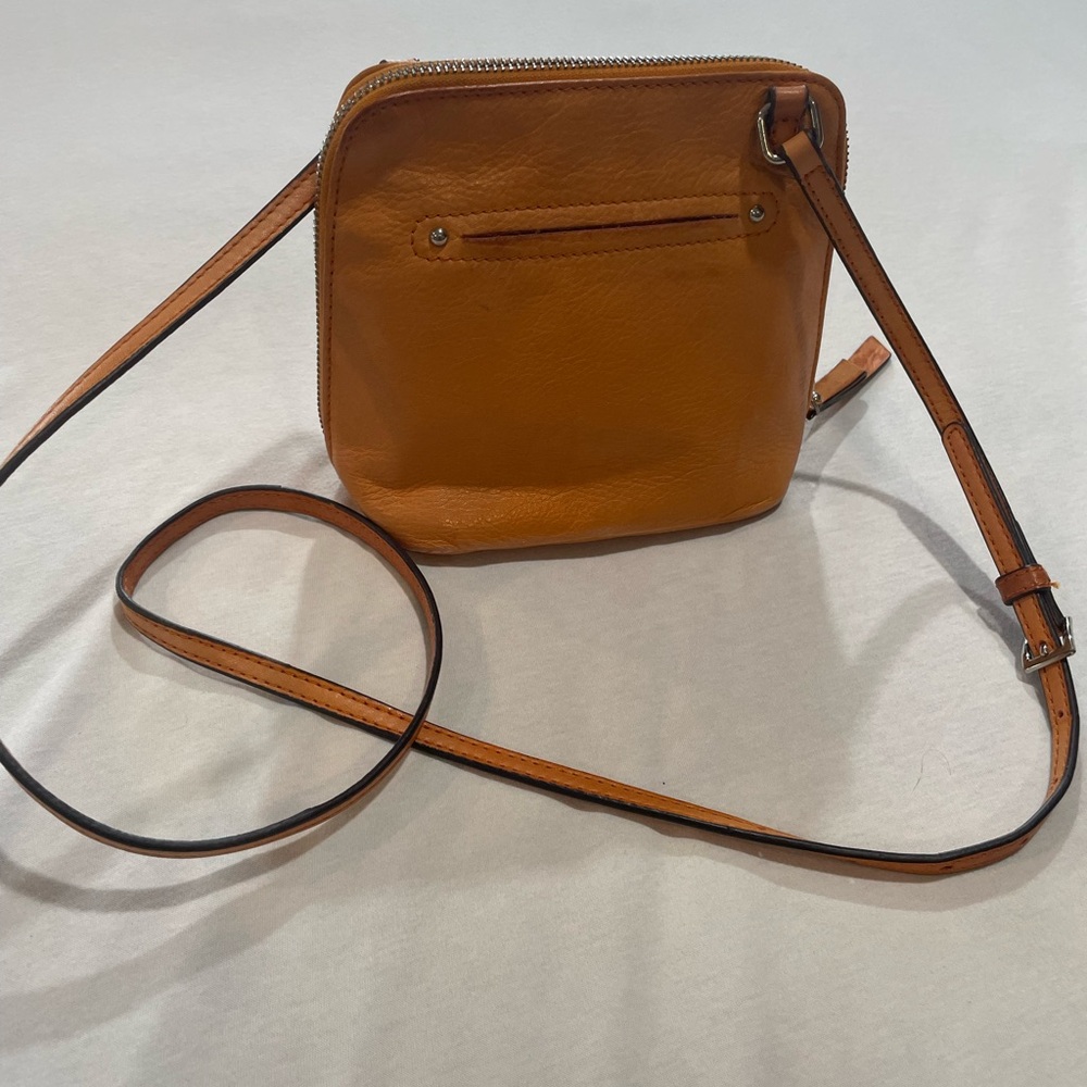 B Makowsky Mustard Yellow Leather Crossbody Bag with Turn-Lock Closure - Picture 2 of 9
